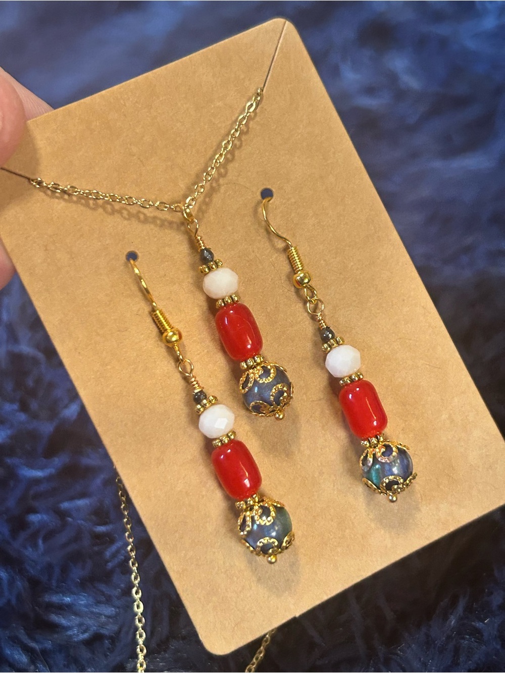 Handcrafted cat eye glass opalescent glass crystal necklace and earring set